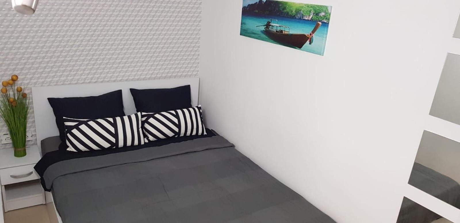 Plaja Modern Black Sea *